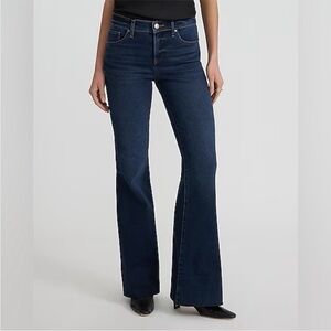 Express Mid Rise Dark Wash Hyper Sculpt '70s Flare Jeans size 02 SHORT